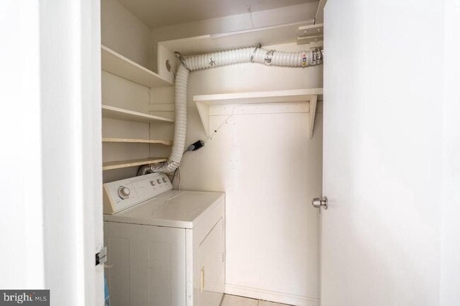 Building Photo - 9570 Hagel Cir