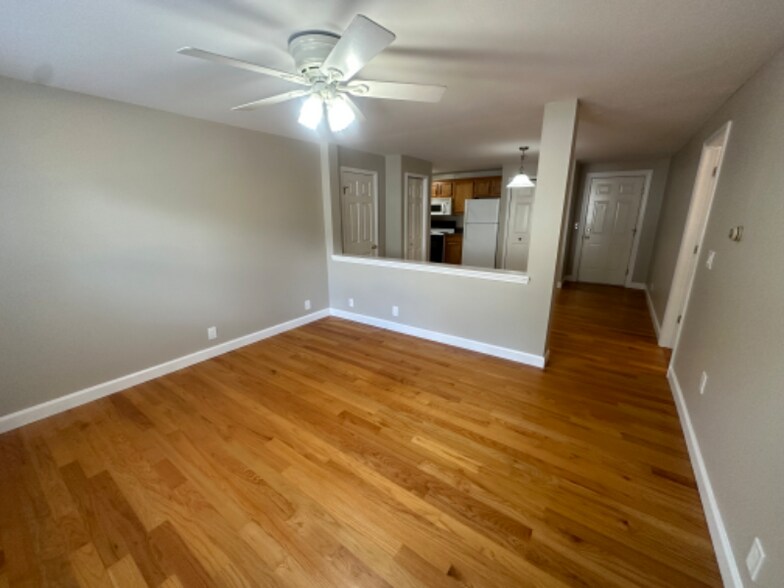 Building Photo - 49 Tappan St
