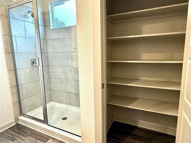 Building Photo - 13916 Lubeck Dr