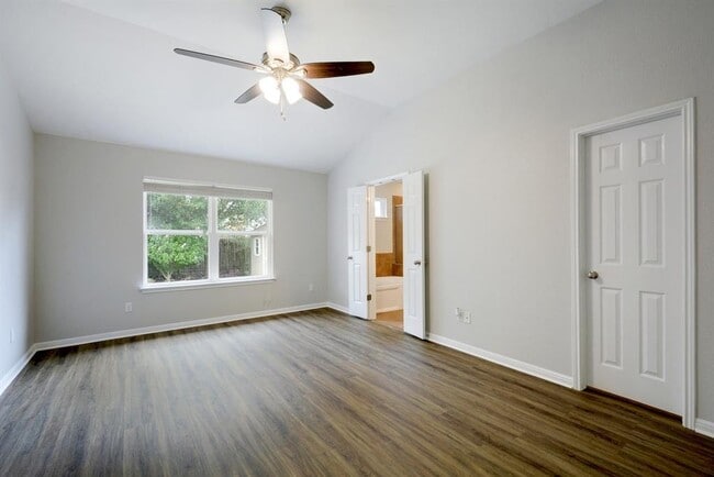 Building Photo - 220 Mystic Shadow Ln