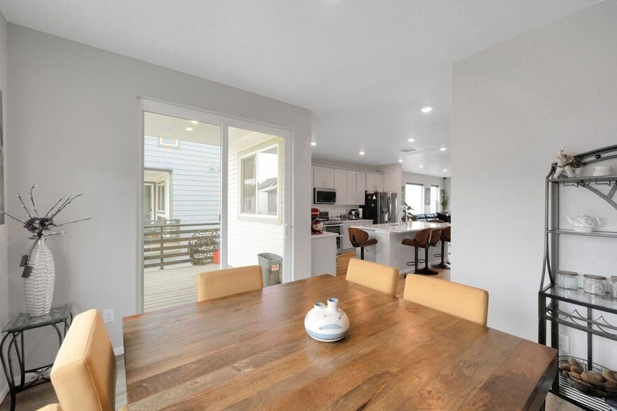 Building Photo - 16582 Shoshone Pl