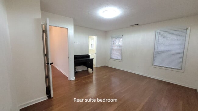 Building Photo - Charming 2 Bed/2 Bath Alpharetta Home with...