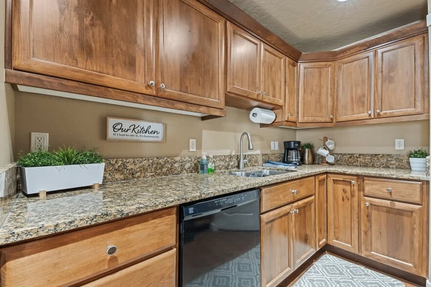 Building Photo - 2106 Ison Ct