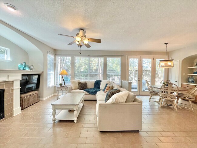 Building Photo - 46 Flickering Sun Ct