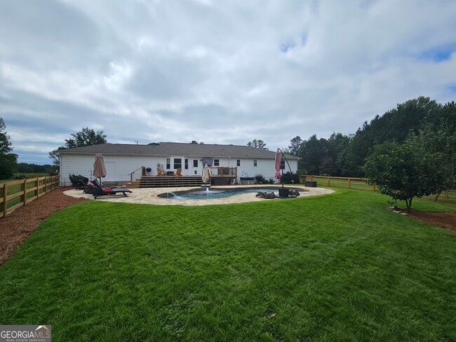 Building Photo - 6090 Strickland Town Rd