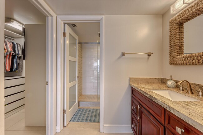 Building Photo - 3900 Galt Ocean Dr