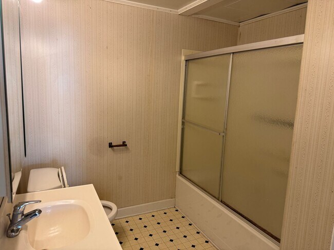 Building Photo - 3222 Perry Blizzard Rd