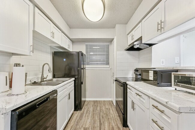 Building Photo - 2553 Thomason Cir
