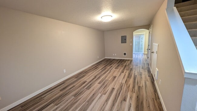 Building Photo - Wonderful townhouse in Forest Grove