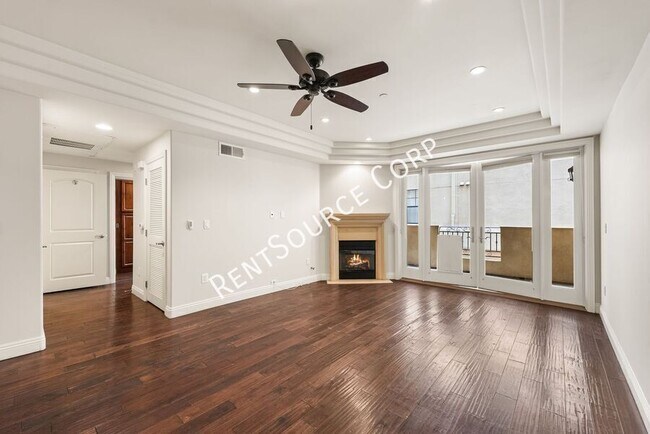 Building Photo - 12044 Hoffman St