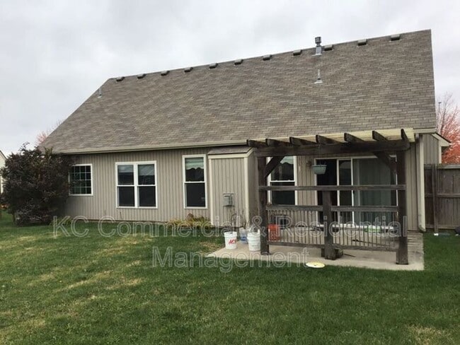 Building Photo - 8423 N Arcola Ave