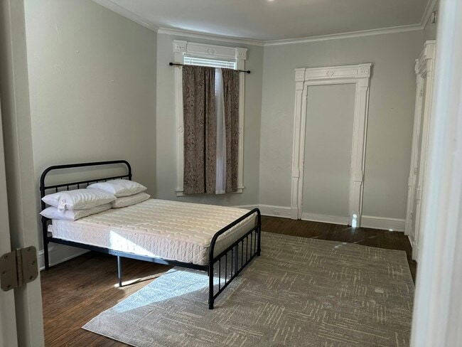 Building Photo - 624 Jefferson Ave