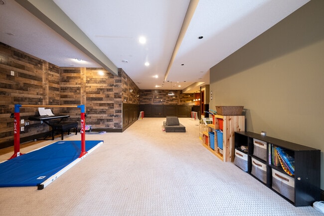 Building Photo - 7122 Harrison Hill Trail