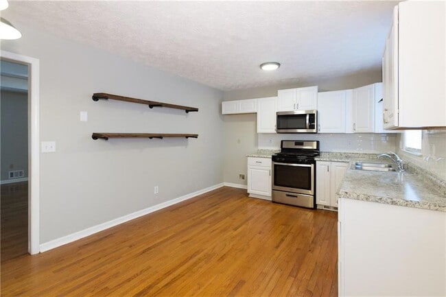 Building Photo - 374 McGiboney Rd