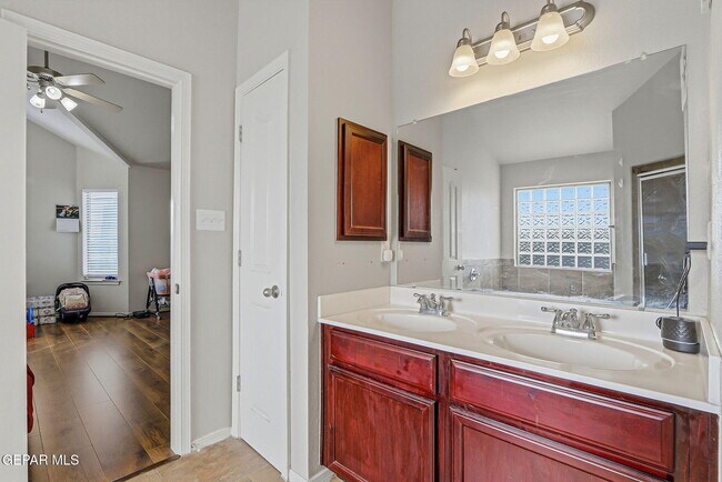 Building Photo - 4613 Al Hernandez St