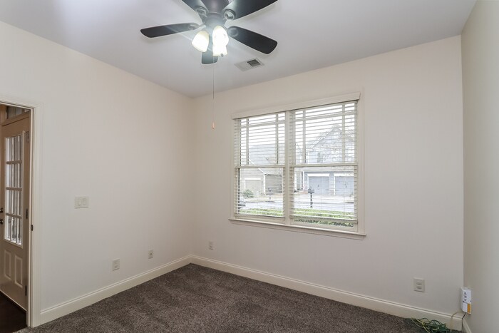 Building Photo - 229 Highland Village Ln