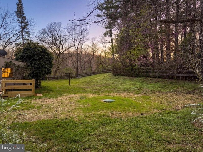 Building Photo - 37899 Snickersville Turnpike