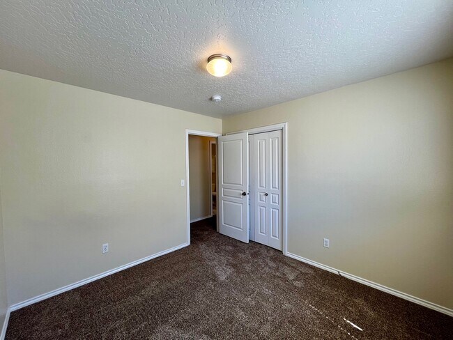 Building Photo - 16426 N Asbury Dr