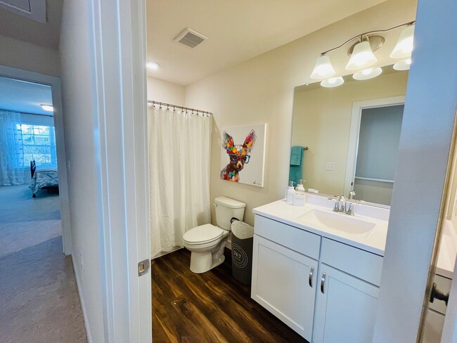 Building Photo - Cardinal | 4 Bed 2.5 Bath | Garage | 1895 sf
