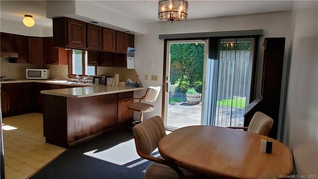 Building Photo - 32 Fernridge Rd