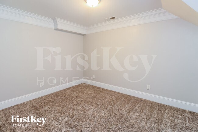 Building Photo - 3120 Alhambra Cir
