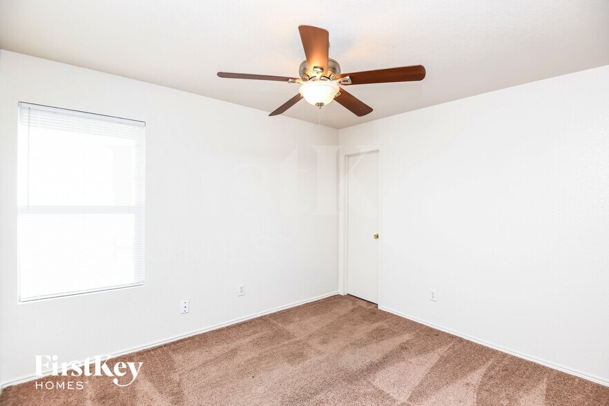 Building Photo - 6624 Meadow Way Ln