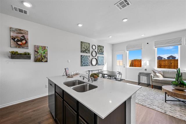 Building Photo - 204 Tall Cedar Wy