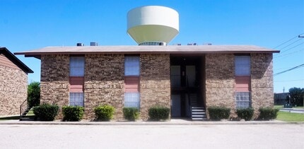 Building Photo - 1700 Kirk Ave