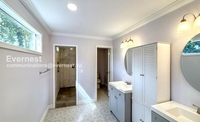 Building Photo - 217 N Sweetbriar Ave