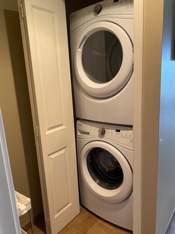 Full size washer and Dryer, in unit. - 3706 Lower Honoapiilani Rd