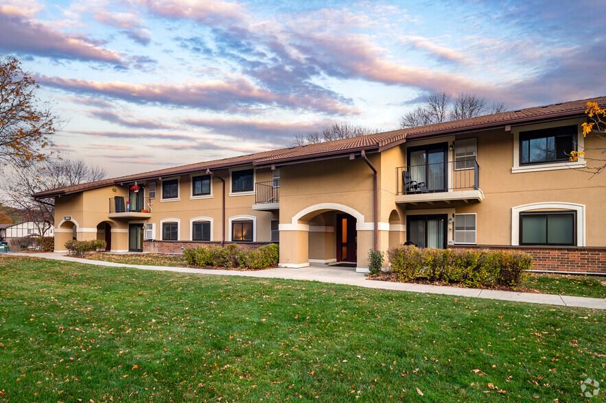 Building Photo - Monterey Apartments