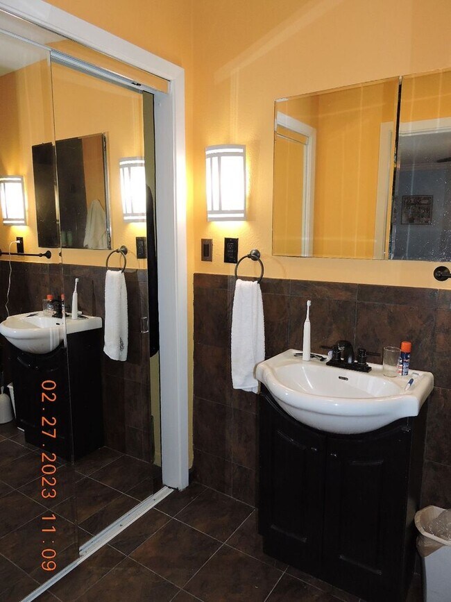 Building Photo - Great Southdowns Home on Parade Route