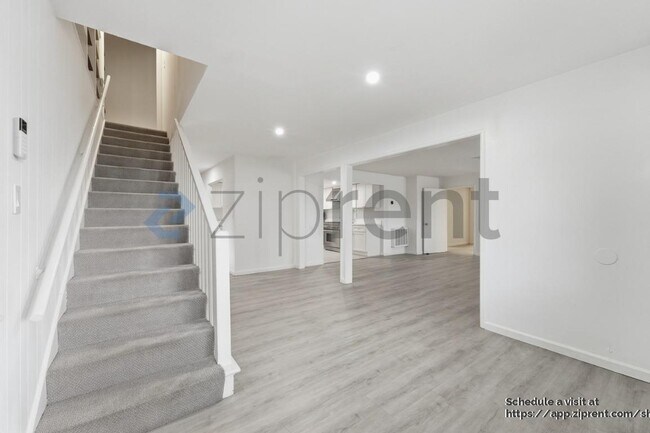 Building Photo - 1967 Solano Way