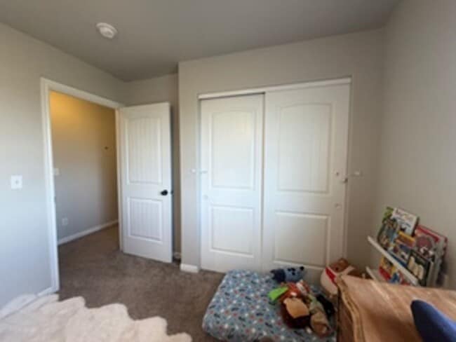 Building Photo - Beautiful 4 Bed / 2.5 Bath Home in Quiet Neighborhood