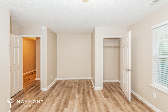 Building Photo - 300 Beech Hill Ct