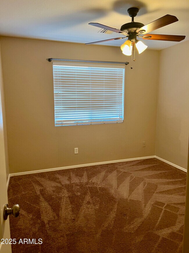 Building Photo - 13007 W Mandalay Ln