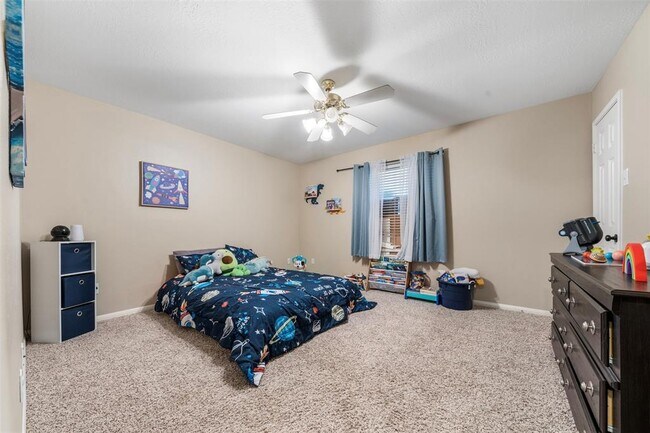Building Photo - 401 Stockbridge Ln