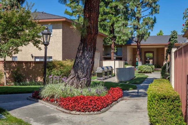 Building Photo - El Sereno Apartments