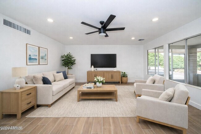 Building Photo - 14044 N Cameo Dr