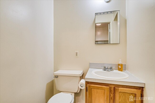 Building Photo - 536 Elsie Ave