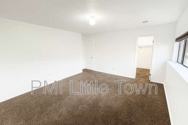 Building Photo - 2969 W Rowland Pl