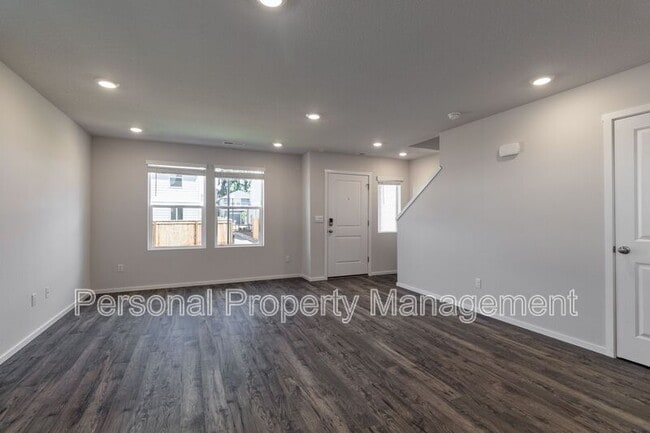Building Photo - 10513 NE 120th Pl