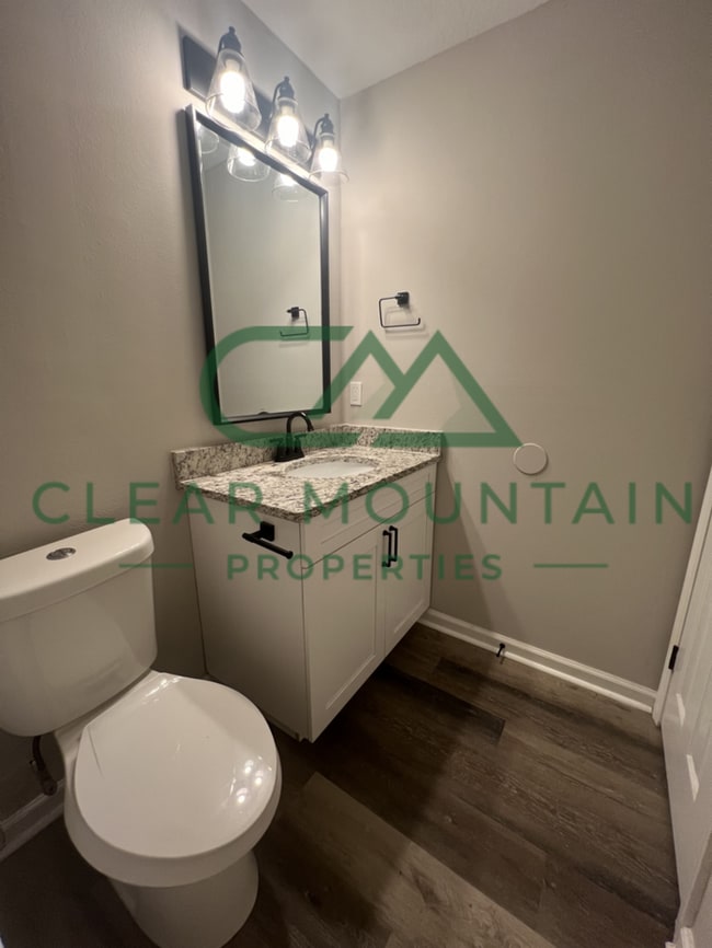 Building Photo - WINTER IS COMING - REDUCED RENT $1700