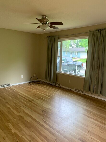 Building Photo - 2125 Hollywood Blvd