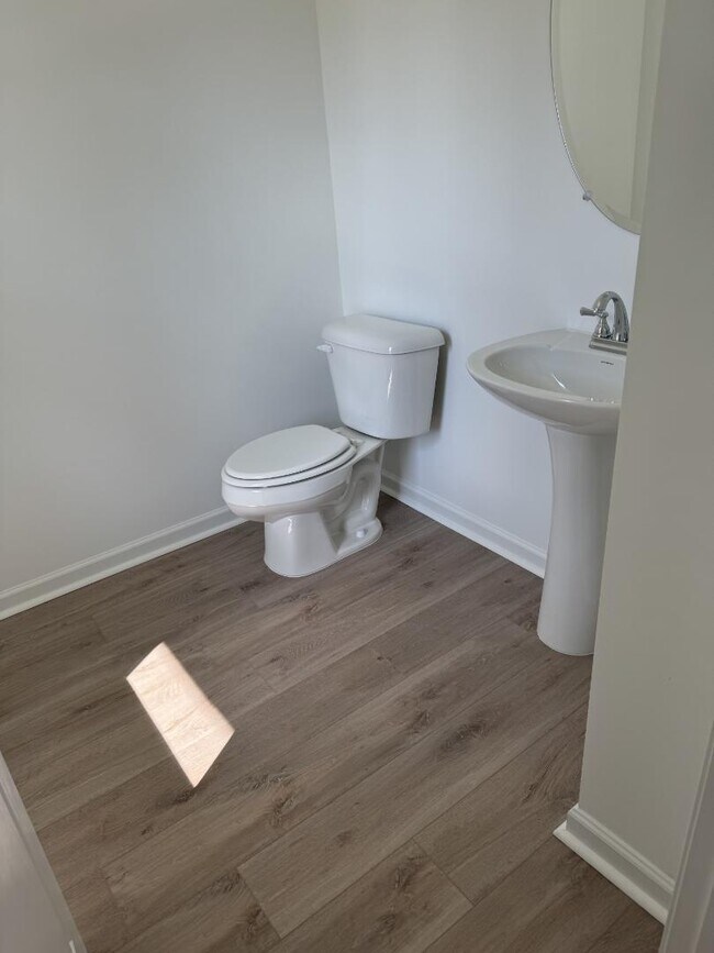 Building Photo - 329 Canonbury Dr