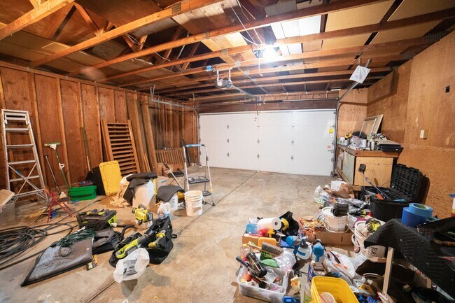 Building Photo - 3 Bedroom Home on Cul-De-Sac