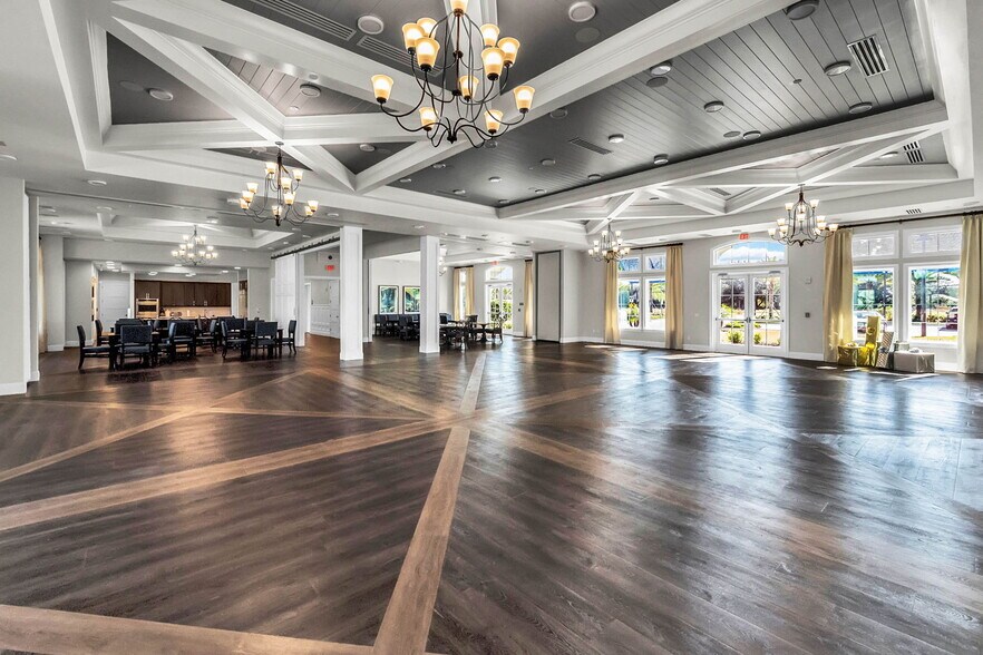 Building Photo - 7790 Four Seasons Blvd