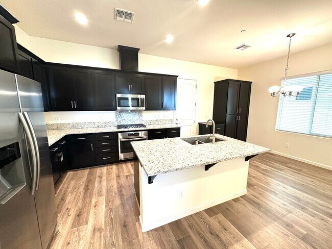 Building Photo - Natomas 3 Bedroom Home with a loft for rent!