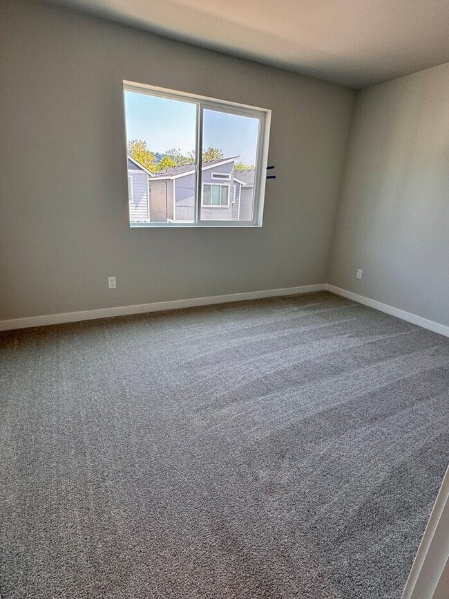 Building Photo - Gorgeous New Construction Home w/LVP Flooring, SS Appliances, W/D, Fireplace & MORE!