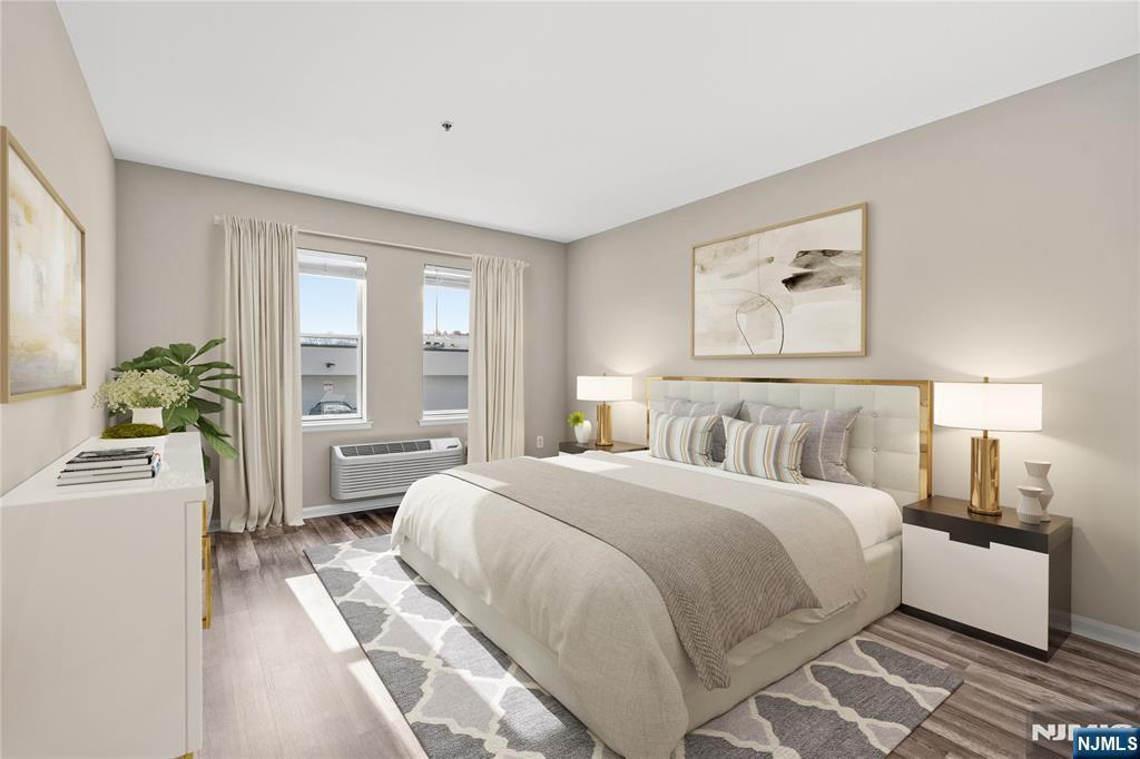 Building Photo - 905 River Rd